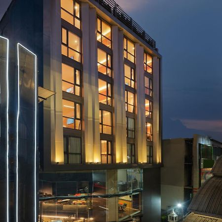 Lumen Bangkok Udomsuk Station Hotel Bagian luar foto