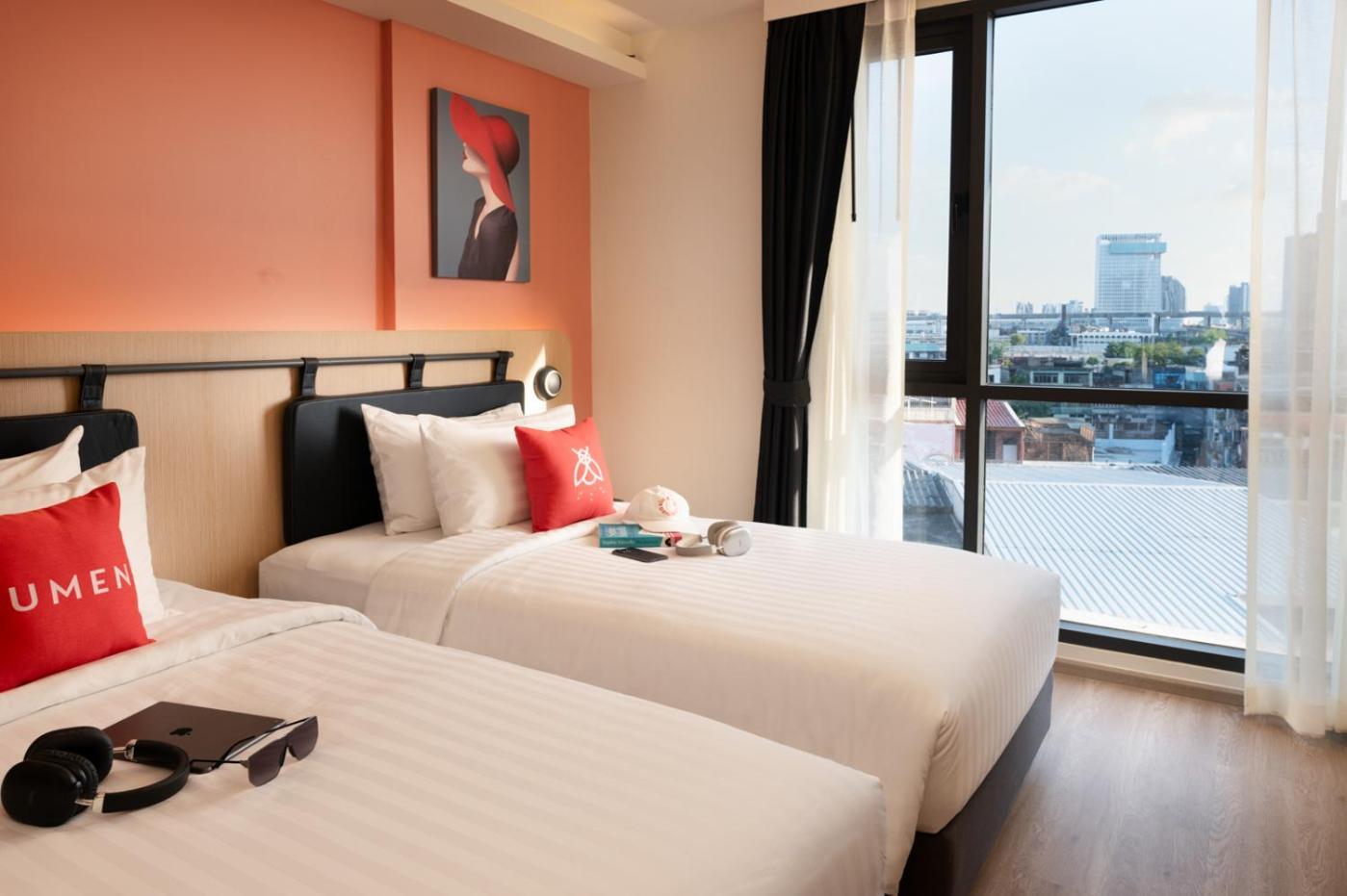 Lumen Bangkok Udomsuk Station Hotel Bagian luar foto